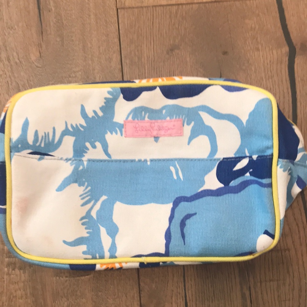 Lilly Pulitzer cosmetic bag - Picture 1 of 6